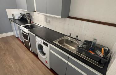2 Bed Apartment Near Yeovil Hospital & Leonardo - Foto 8