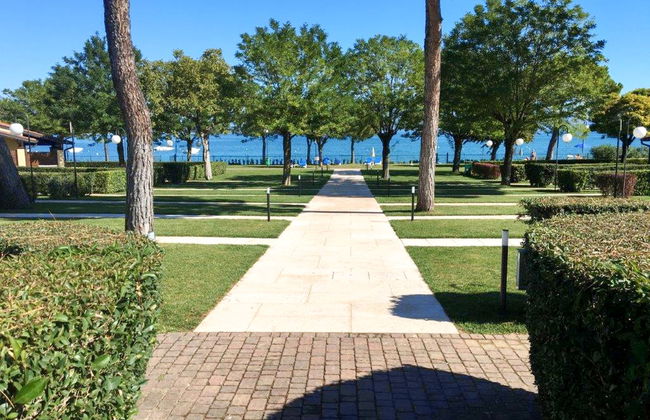 Front Lake Resort Le Corti del Lago - Foto 4