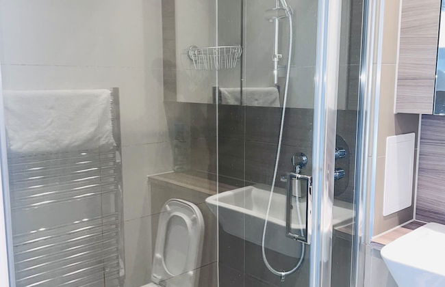 Lovely 1-bedroom With Private Balcony Near Barking - Foto 9