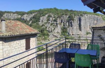 maison pierre et voûte au cœur du village - Photo 2