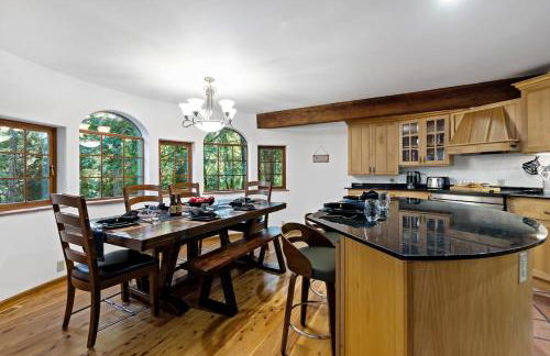 Magical Retreat at the Enchanted Vashon Castle - Foto 14