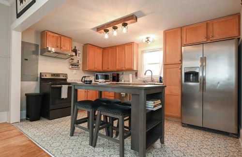 The Bulldog Farmhouse - 100 year old home - Foto 6