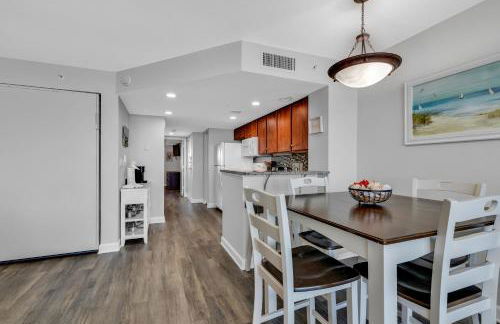 Ocean View 1BR Condo with Private Balcony - Foto 12