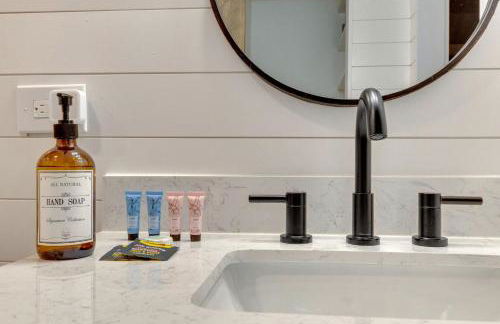 The White Lodge 4BDR Sleeps 8 with Fire Pit - Foto 37