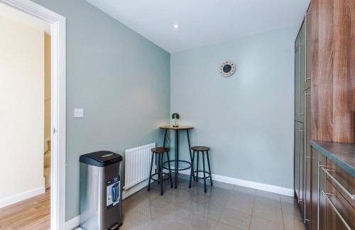 3 Bedroom Semi-Detached Home Sleeps 5 with Driveway - Foto 42