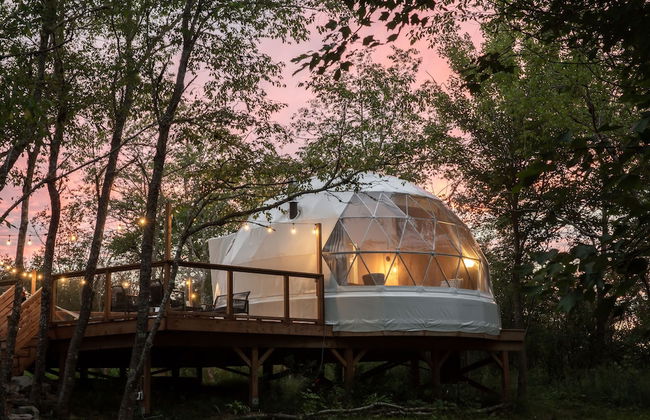 FlowEdge Riverside Getaway - Photo 1