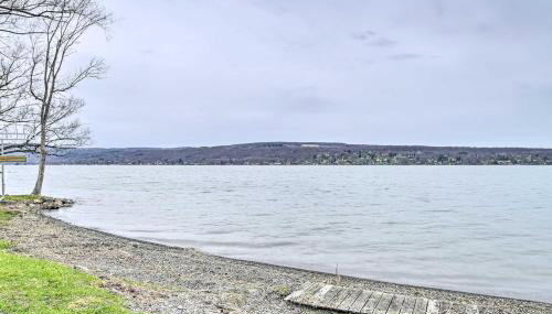 Honeoye Lake House with Community Amenities! - Foto 3