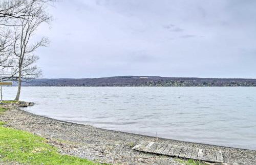 Honeoye Lake House with Community Amenities! - Foto 3