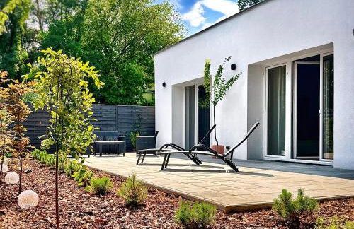 MODERN VILLA & PRIVATE GARDEN in Warsaw - Fully Renovated 2025 - Foto 1