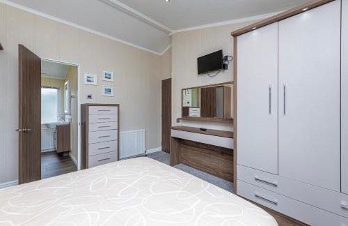 Stables 30, 3 Bed Luxury Lodge at Hafan y Mor - Foto 55