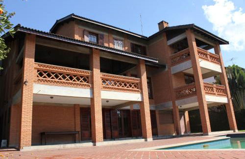 Aconchegante casa na Granja Viana - Foto 1