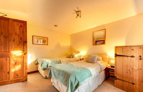 The Loft at Duffryn Mawr Self Catering Cottages - Photo 53