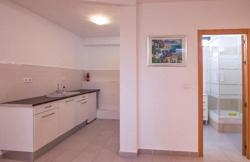 Villa moderna con piscina - Photo 31