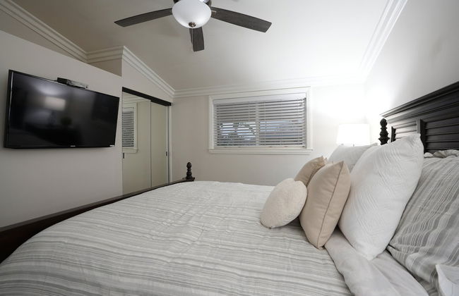 Sweet 4 bedroom, 3 bath plus Loft Bedroom, Pool Home - Photo 2