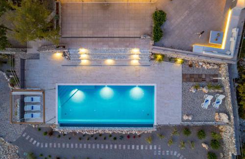 Luxury Villa Oštro with pool & Krk bridge view - Photo 55