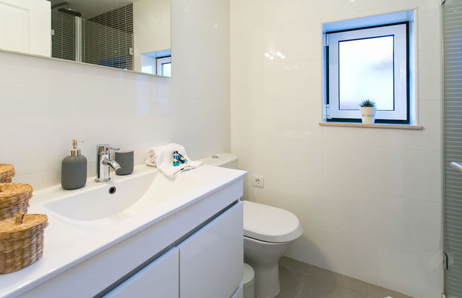 JOIVY Cosy 1-bed flat w/balcony in Alfama, moments from the Port - Foto 26