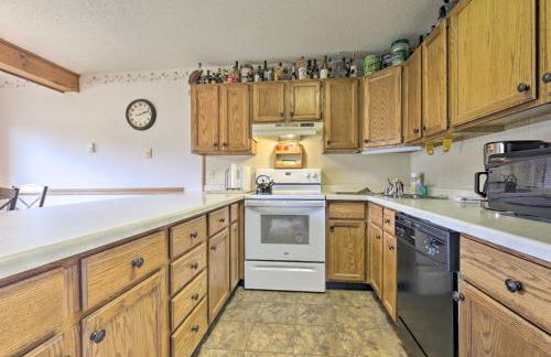 Upson Ski-InandSki-Out, End-Unit Cabin with Fireplace! - Foto 8