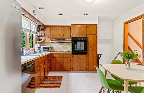 Charming Countryside Home with Yard and Office - Foto 6