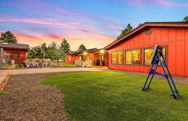 Spacious Canyon Peak Pine View Home Game Room Hot Tub - Photo 12