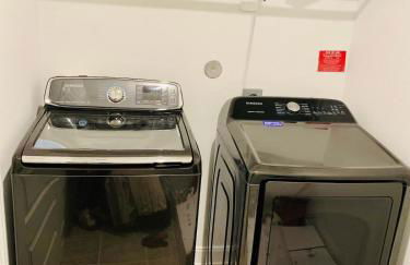 Charming Retreat Modern Luxury Family Sleeps 10 - Foto 52