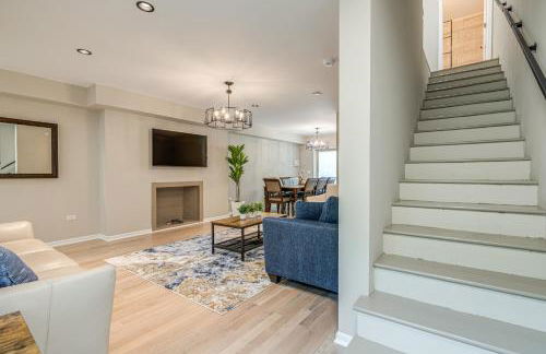 2 Mi to South Shore Beach Urban Retreat with Yard - Foto 13