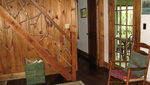 Family-Friendly Cabin Rental with Private Porch near Lake George, New York - Foto 3