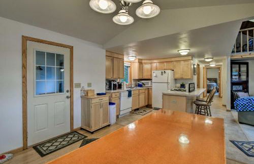 Lakefront Home with Seasonal Dock - 2 Mi to Skiing! - Foto 11