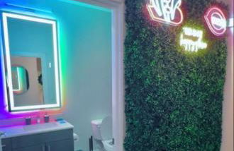 The 513 Flat! 1BR, 1Bath Apt with Pool and Riverfront View! Free Gated Parking! Only Steps from The banks & Stadiums! - Foto 1