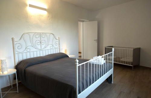 GuestHost - Comfy Two-Levels Apartment with Terrace! - Foto 19