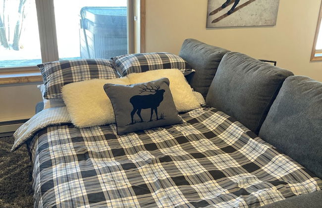 Pocono Paradise by Avantstay Lakeside Retreat, Hot Tub, Game Room, Near Beach - Foto 2