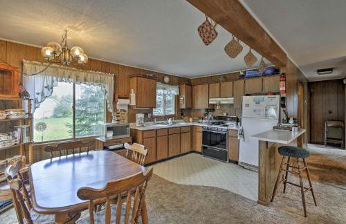 Walk to Green Lake and Beach Cozy Cabin with Deck - Foto 7