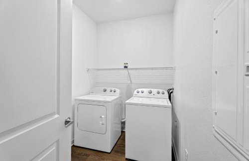 Chic 1BR Apt| King Bed| Pool| Gym| Close 2 Beach. - Foto 13