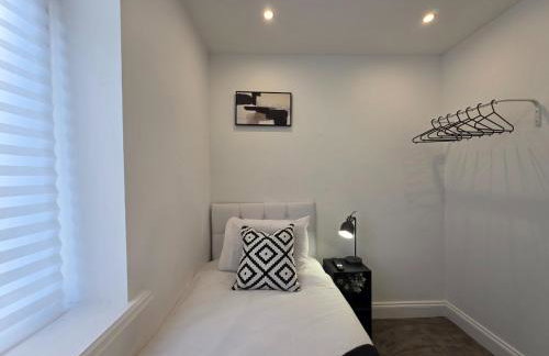 Anfield 4 min walk Sleeps 7 4BR 5Bed 3Bathrooms - Photo 21