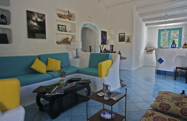 Charming Mediterranean House Surrounded by a Natural Oasis - Photo 6