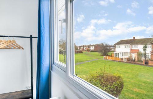 Elegant Bedroom -Near M25, Free Parking , Free WiFi - Foto 30