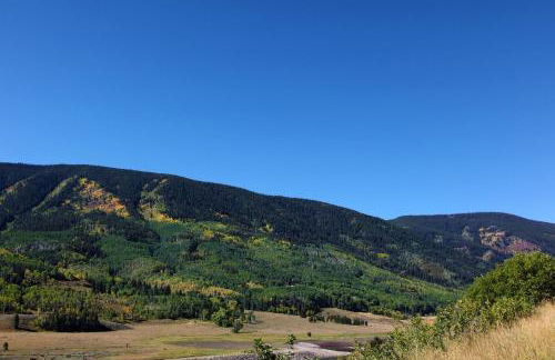 Pet-Friendly Cabin Getaway for Groups near Aspen, Colorado - Photo 21