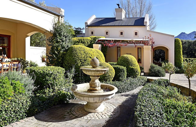 Petit Plaisir is a Romantic Self-catering Cottage on the Side of the Village no1 - Foto 1