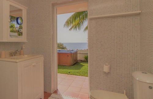 Villa in protected space in front of the sea - Foto 28