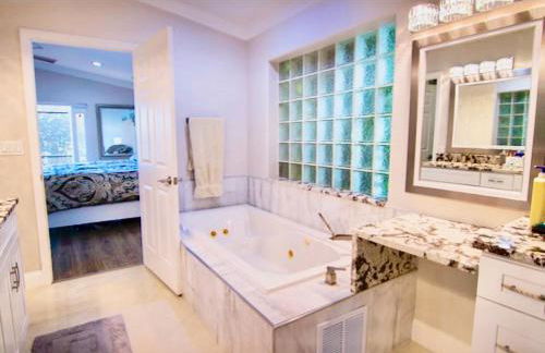 Lakefront and Pool 4bed Orlando House Near Downtown 20 minutes from Attractions - Foto 2