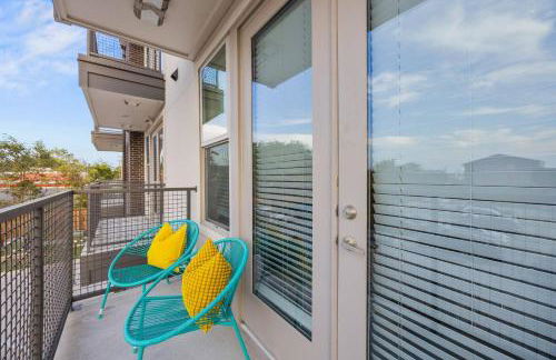 Studio with Patio, Pool, Gym, Parking & Queen Bed - Foto 10