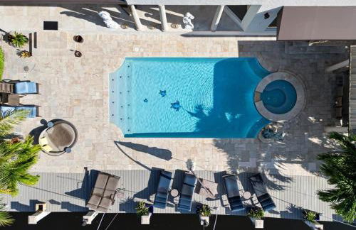 Near the Beach • Pool & Jacuzzi • Waterfront Villa - Foto 26