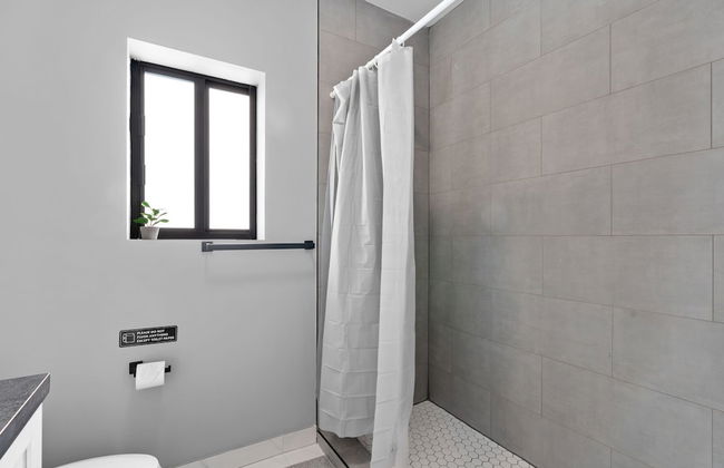 Charming Studio 5 Minutes From Wynwood - Photo 42