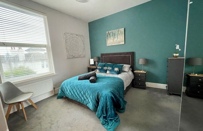 Between the beach and the shops - Foto 8