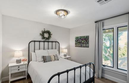 Hidden Oaks Farmhouse by Avantstay Hot Tub, Deck - Foto 66