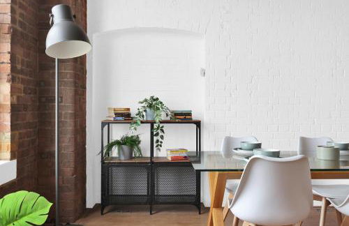 Large Industrial Style 2 Bedroom Apartment Short Term Rental & Flexible Renting Canary Wharf With Free WiFi - Photo 18