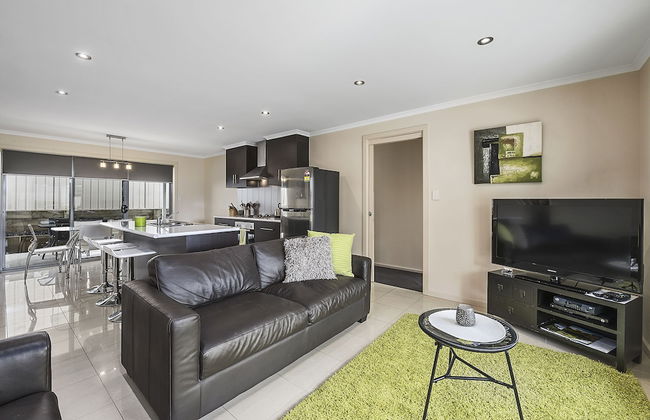 Megan Court Apartments - Photo 8