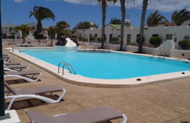Apartment duplex -The Sunny Hut - swimming pool - Free Wifi & AC- Residence Las Marinas - Foto 2