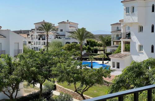 Stunning apartment with overflow pool and golf view - Foto 28