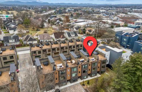 Modern Multi-Level Retreat with Rooftop Hot Tub - Foto 67