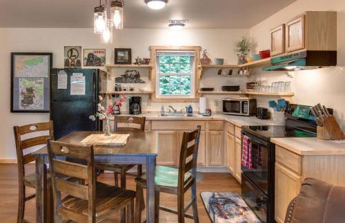 Train Rides, Trails and Casino Fun is Your Smoky Hub - Foto 9